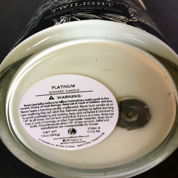 Halloween Gothic Twilight Skulls 2 Wick Candle - Picture 4 of 6